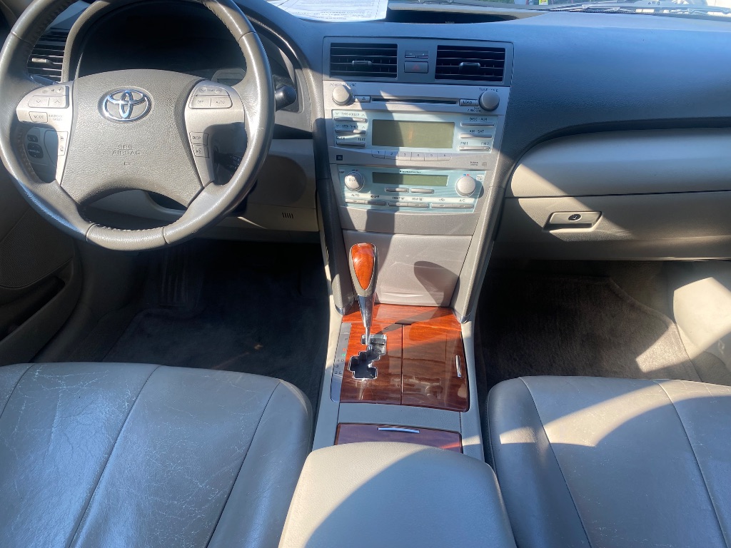 2008 Toyota Camry LE - Photo 9