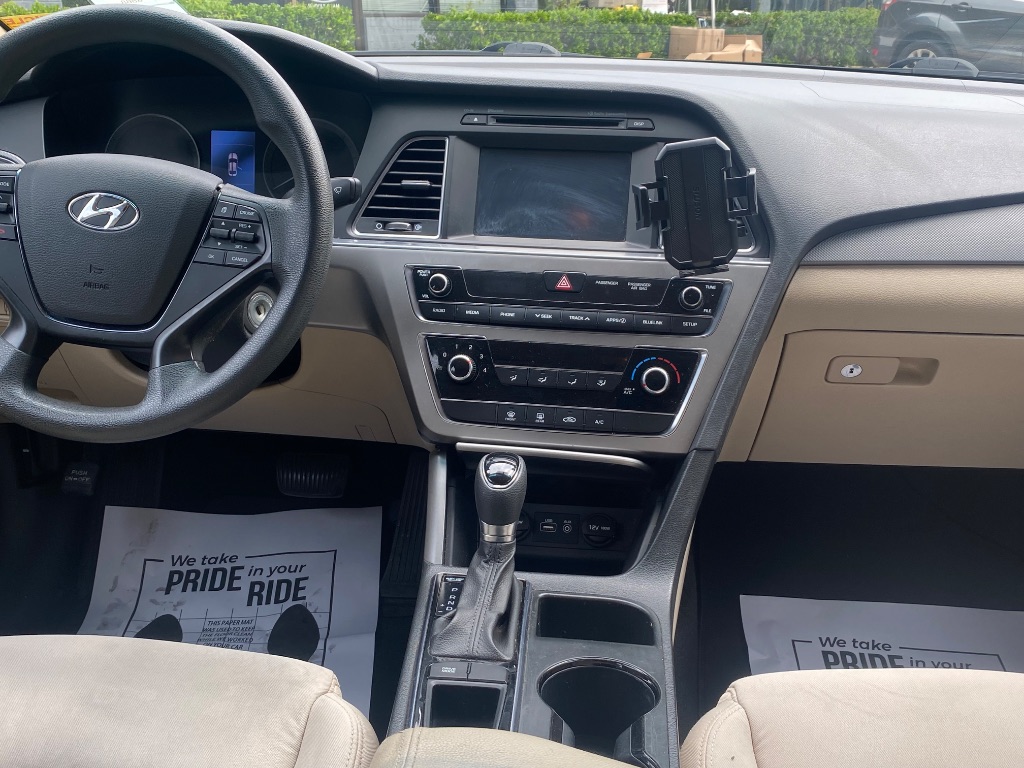 2016 Hyundai Sonata SE - Photo 9