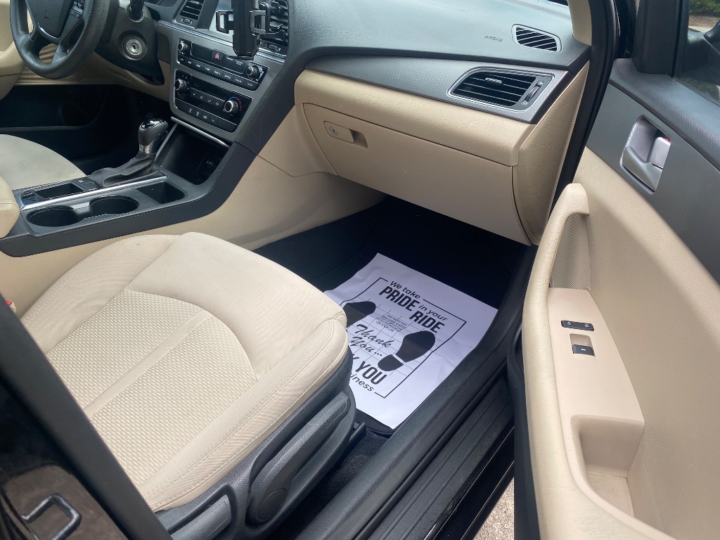 2016 Hyundai Sonata SE - Photo 8