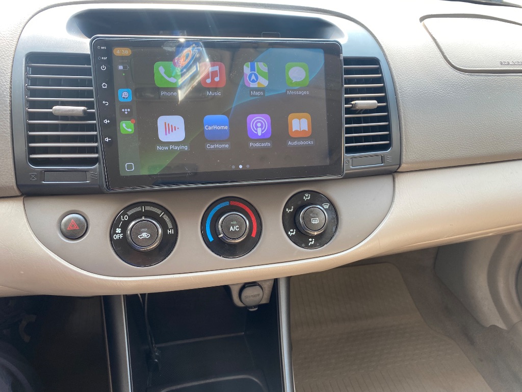 2004 Toyota Camry LE - Photo 9