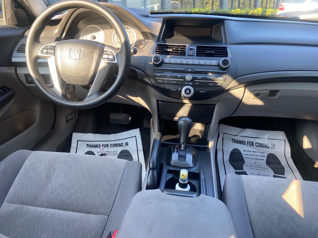 2010 Honda Accord LX-P - Photo 9